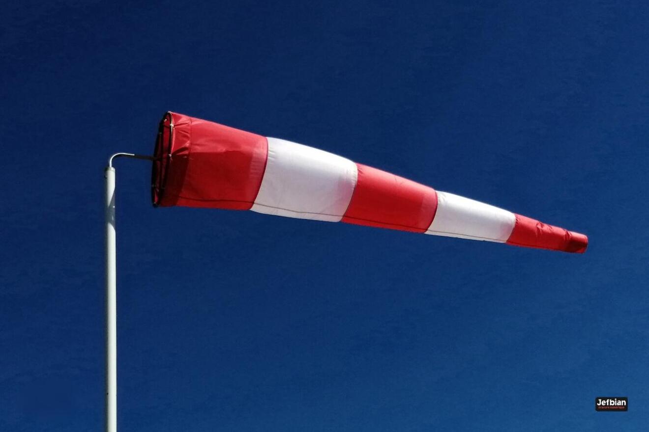 Diapositive 01++Manche_a_vent.jpeg 